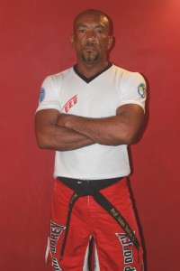 PROFESSOR DE KICKBOXING