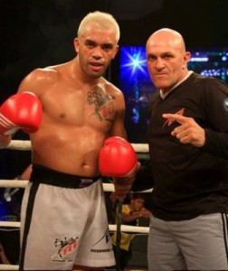 Rumo ao Glory - Thiago Michel e Mestre Ely embarcam nesta terça-feira (19/11) para Nova Iorque